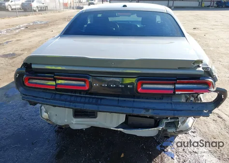 2019 Dodge Challenger Sxt z USA, uszkodzony, nr VIN 2C3CDZAG9KH701639